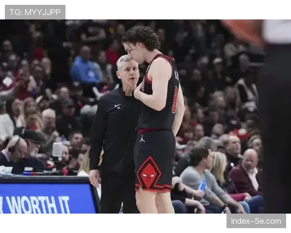 公牛教练多诺万调整见效 史密斯首发强化内线防守 公牛教练多诺万调整见效 史密斯首发强化内线防守